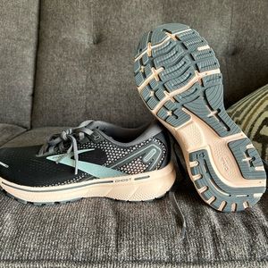 BROOKS GHOST 14 BRAND NEW